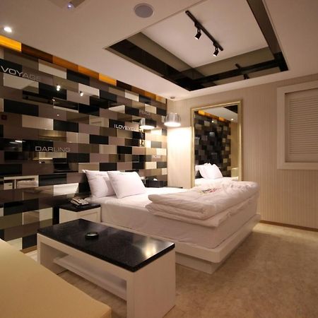 Khan Motel Тегу Екстериор снимка