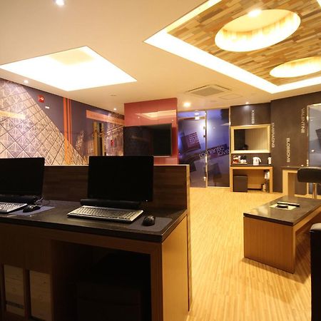 Khan Motel Тегу Екстериор снимка
