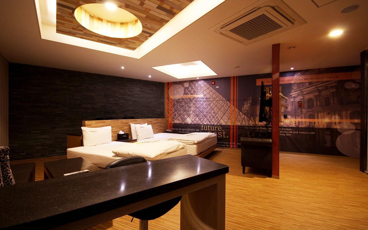 Khan Motel Тегу Екстериор снимка